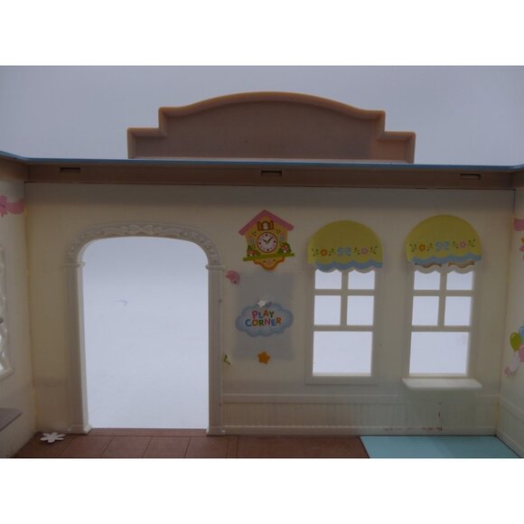 Calico Critters Toy Shop Set Epoch Sylvanian Building with few accessories - Picture 10 of 16